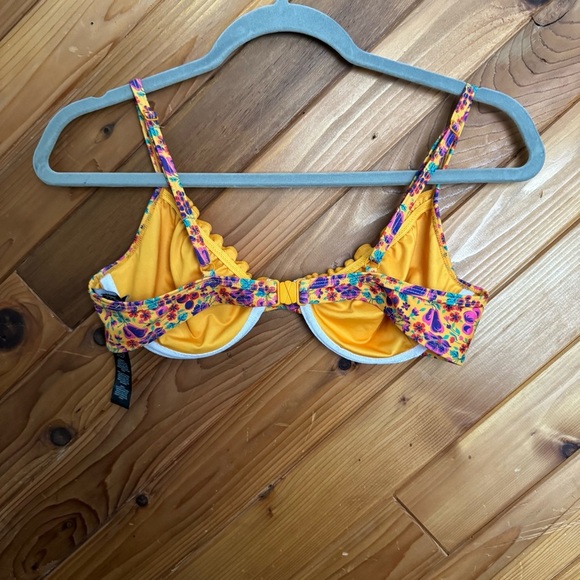 Nasty Gal Ditsy Fruit Print Underwire Bow Bikini Bra - Picture 3 of 4